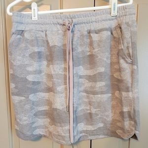*FINAL PRICE *Maurices grey camo print midi skirt.